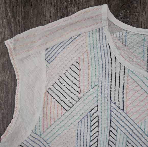 Anthro Akemi + Kim White Embroidered Blouse - Picture 3 of 12